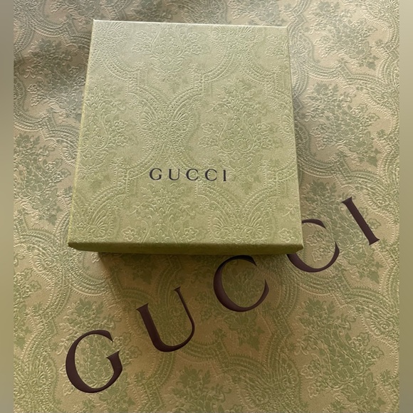 New GUCCI
Studded Leather Wrap Black Bracelet - Picture 14 of 14